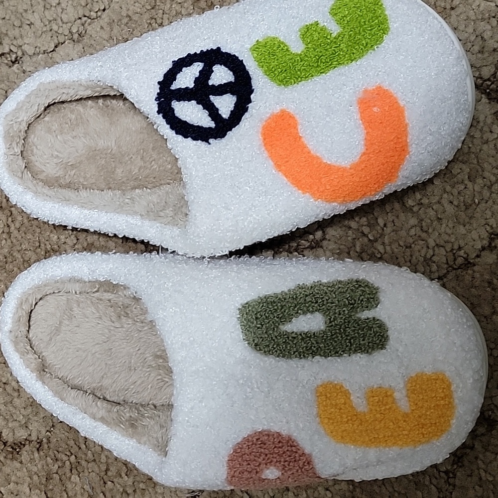 NWOT Miss Sparkling Variety Slippers Women Size 5-6 (37/38)